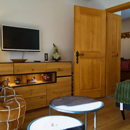 ツア ヘーエ アパート グリンデルヴァルト