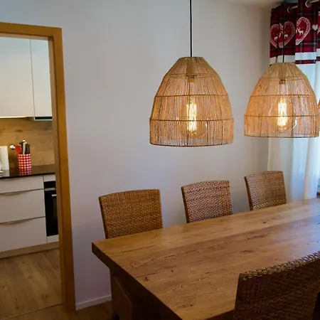 胡禾小木屋公寓 * 格林德瓦