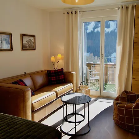 胡禾小木屋公寓 *