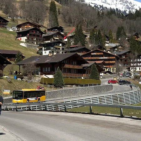 ツア ヘーエ アパート *