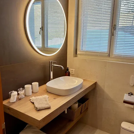 胡禾小木屋公寓 *