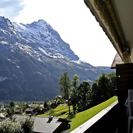 Zur Hoehe Апартаменти *