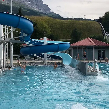 ツア ヘーエ アパート